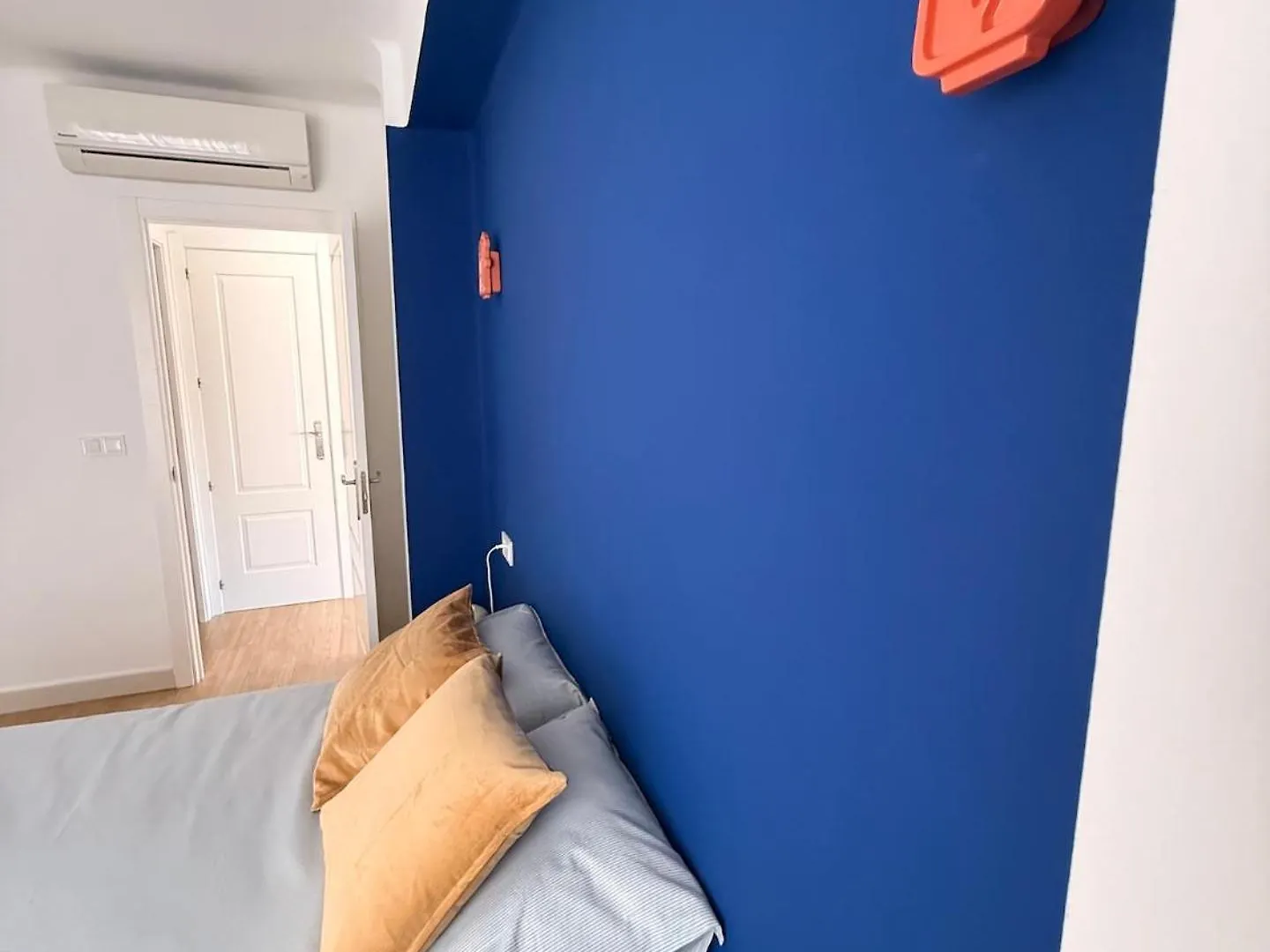 Sunny Design Loft In City Center Málaga Appartement